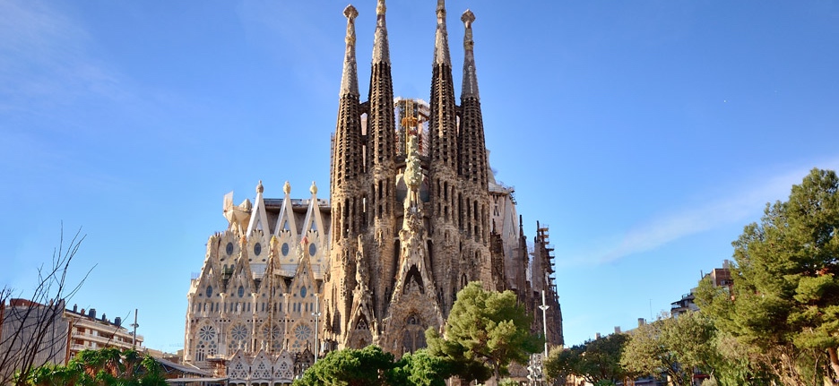 Sagrada-Familia_Antoni-Gaudi_dezeen_936_0
