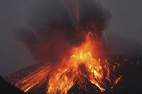 Извержение вулкана Сакурадзима в Японии.