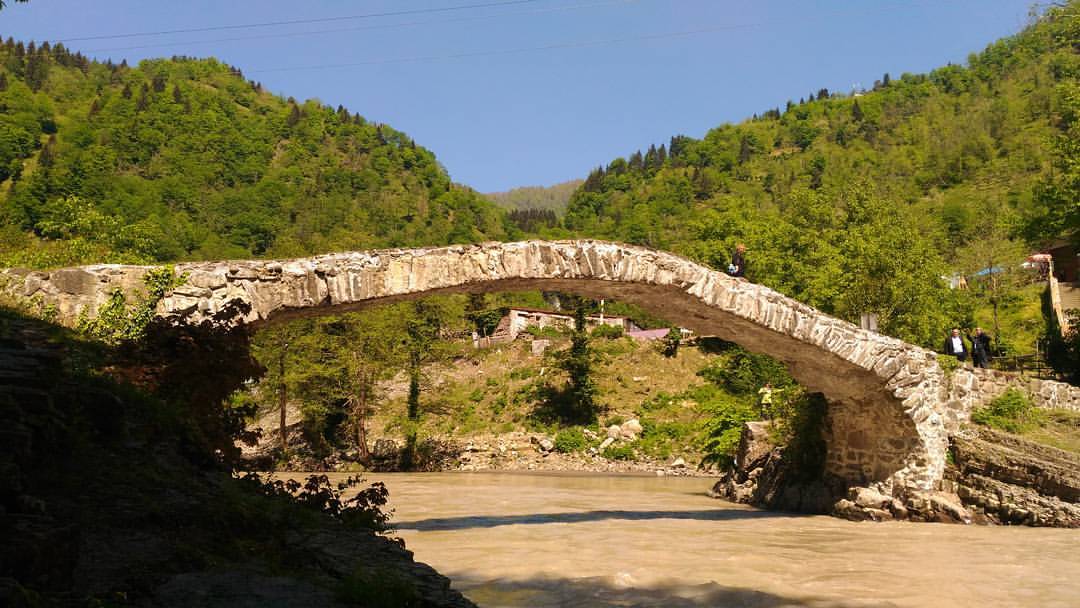 Достопримечательности Грузии мост царицы Тамары