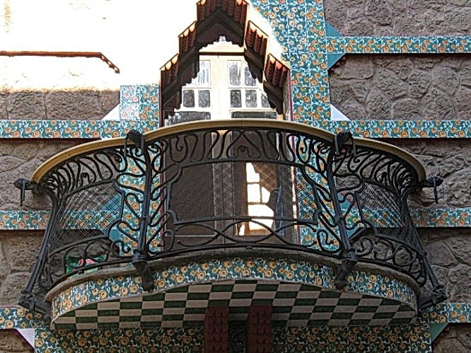 Мозаики Антонио Гауди, выдающегося испанского архитектора (1852-1926), фото № 5