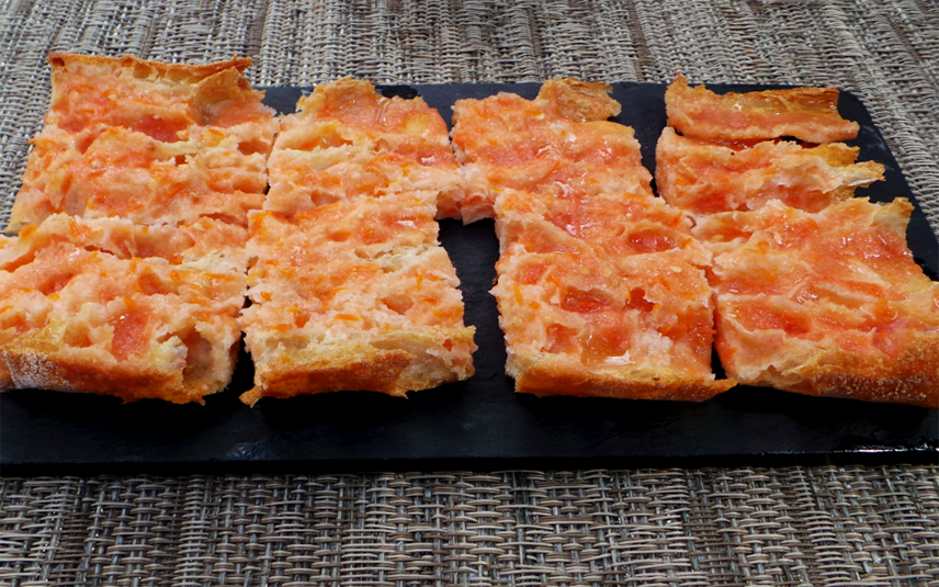 Хлеб с помидорами по-каталонски