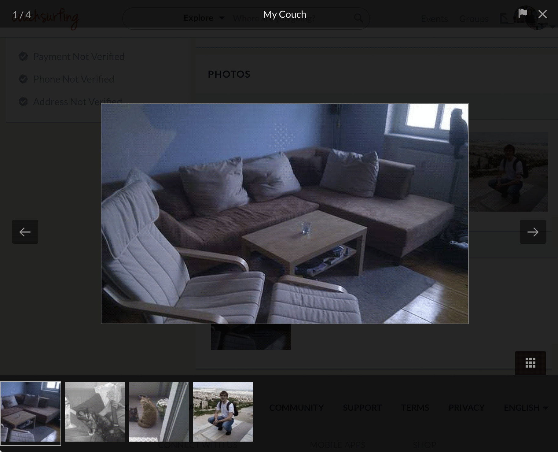 Так выглядит типичный дом каучсерфера. На этом диване я ночевал в Берлине в 2014 году. Хозяин Дэннис угощал вином и грустил о бывшей девушке — они вместе спасали котов от пожара, однако недавно расстались