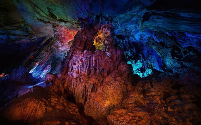 Сказочная пещера Тростниковой флейты.