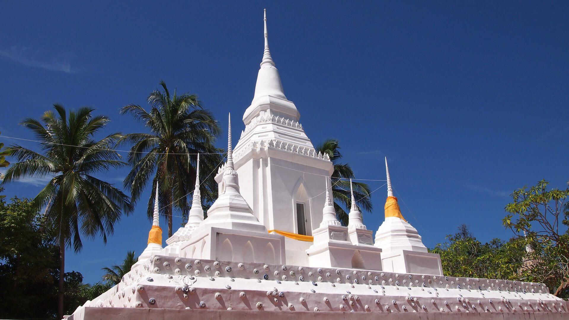 Храм Ват Пху Као Ной