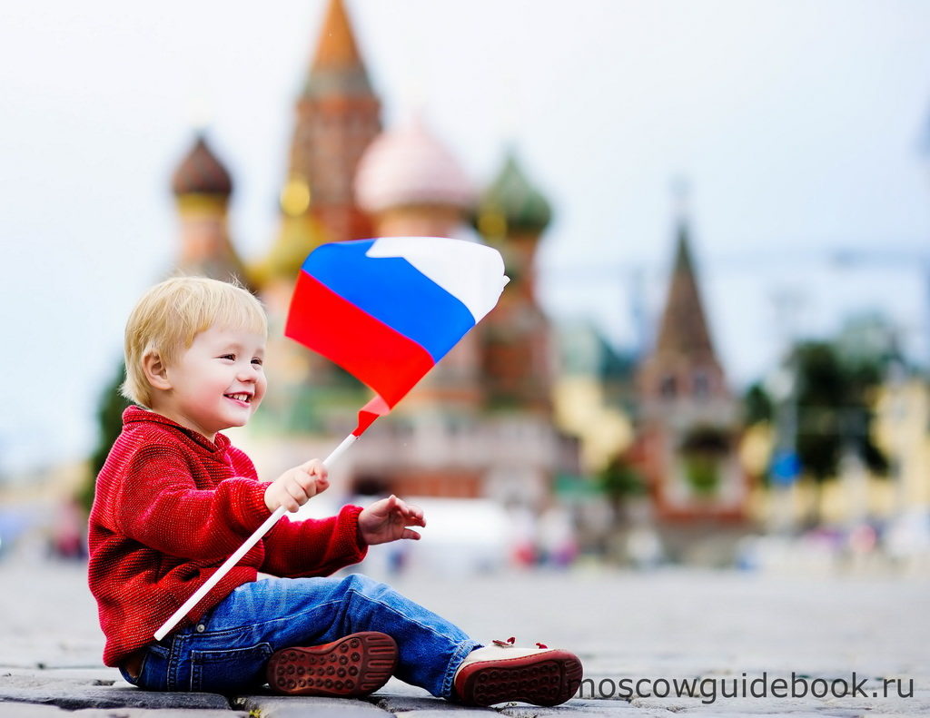 Фото ребенка на Красной площади.