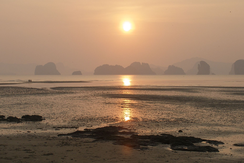 Sunrise on Koh Yao Noi (2007-03-004)