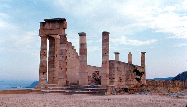 Акрополь храма Афины.