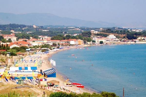 Типичный греческий пляж