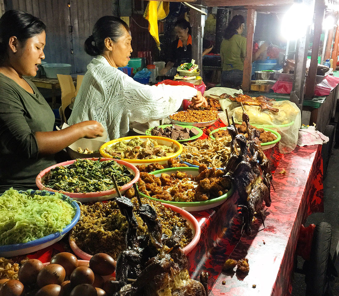 Ночной рынок в Гианьяре