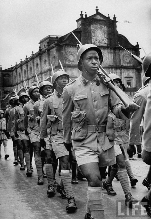 ​Мозамбикские солдаты португальской армии в Гоа, 1955 год - Конец Португальской Индии 