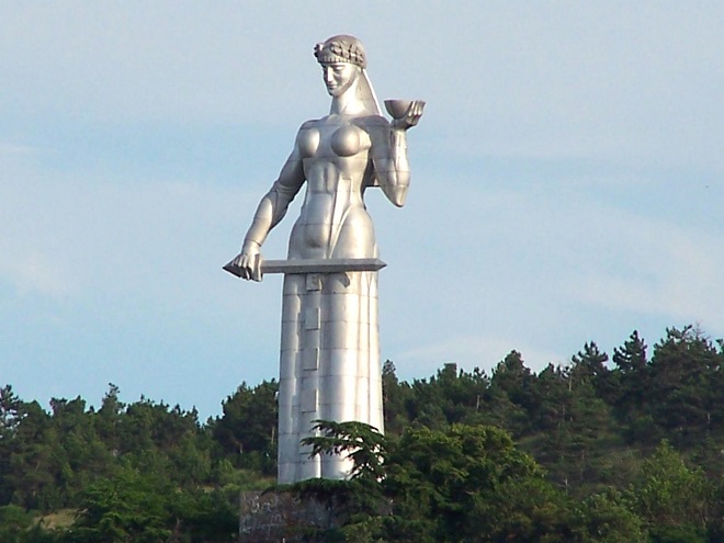 Памятник Грузия-мать