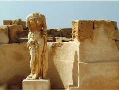 Ливия. Статуя в античном городе.